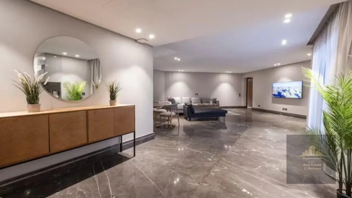 Luxury Apartment Overlooking the Lakes