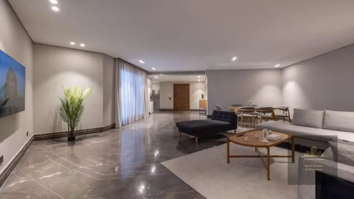 Luxury Apartment Overlooking the Lakes