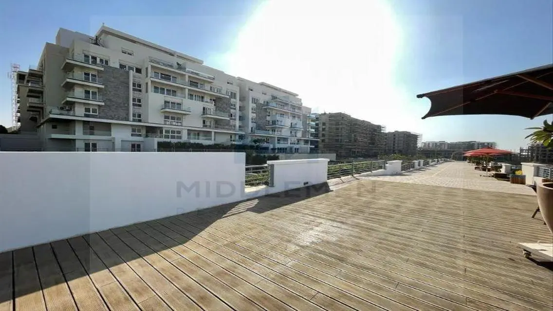 Stunning Apartment with Amazing Views and Spacious Living