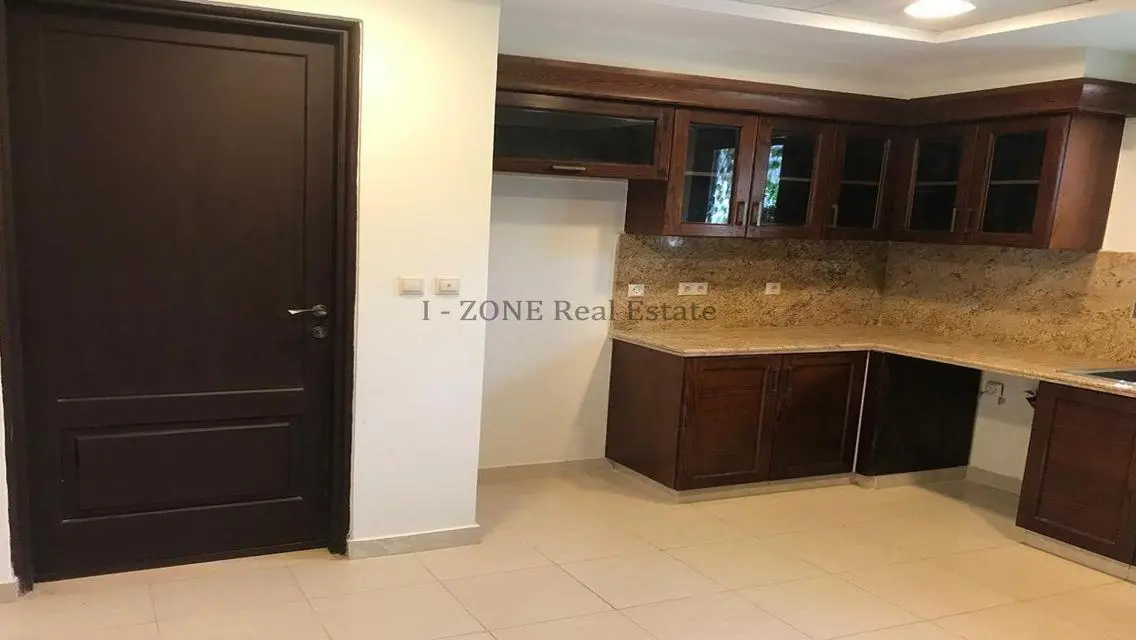شقة فاخرة للبيع في I-Zone بمساحة 356 متر