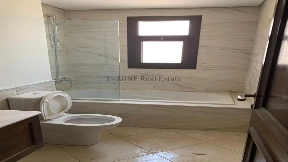 شقة فاخرة للبيع في I-Zone بمساحة 356 متر