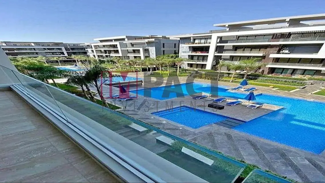Luxury Apartment with Private Garden and Pool in the Heart of the City