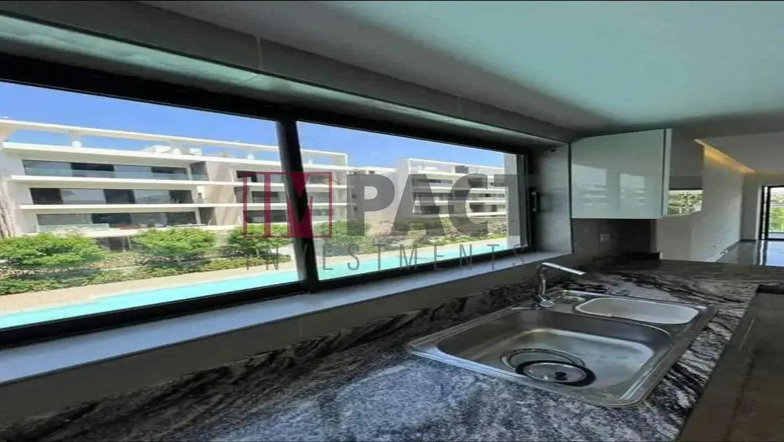 Luxury Apartment with Private Garden and Pool in the Heart of the City