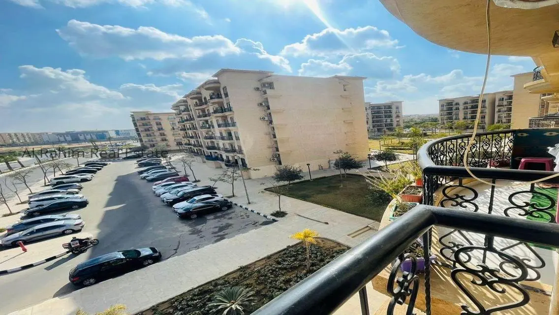 شقة فاخرة للبيع بمساحة واسعة