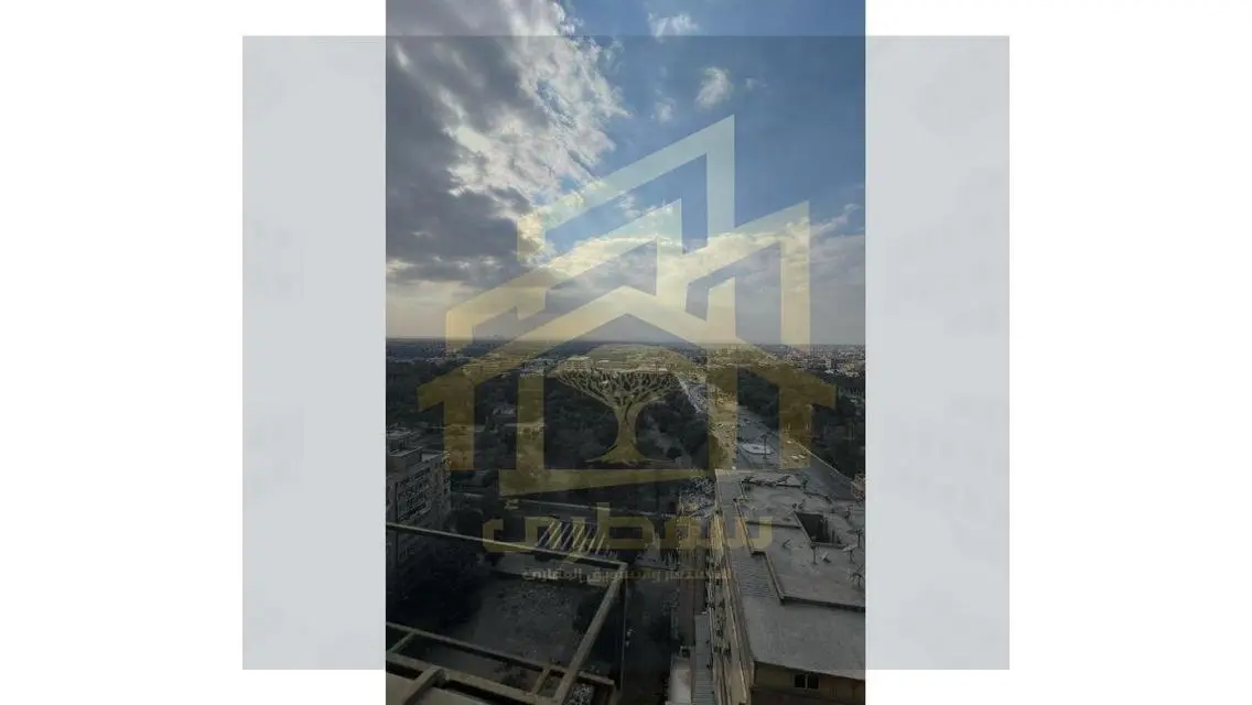 شقة فاخرة للبيع بمساحة واسعة ومرافق كاملة