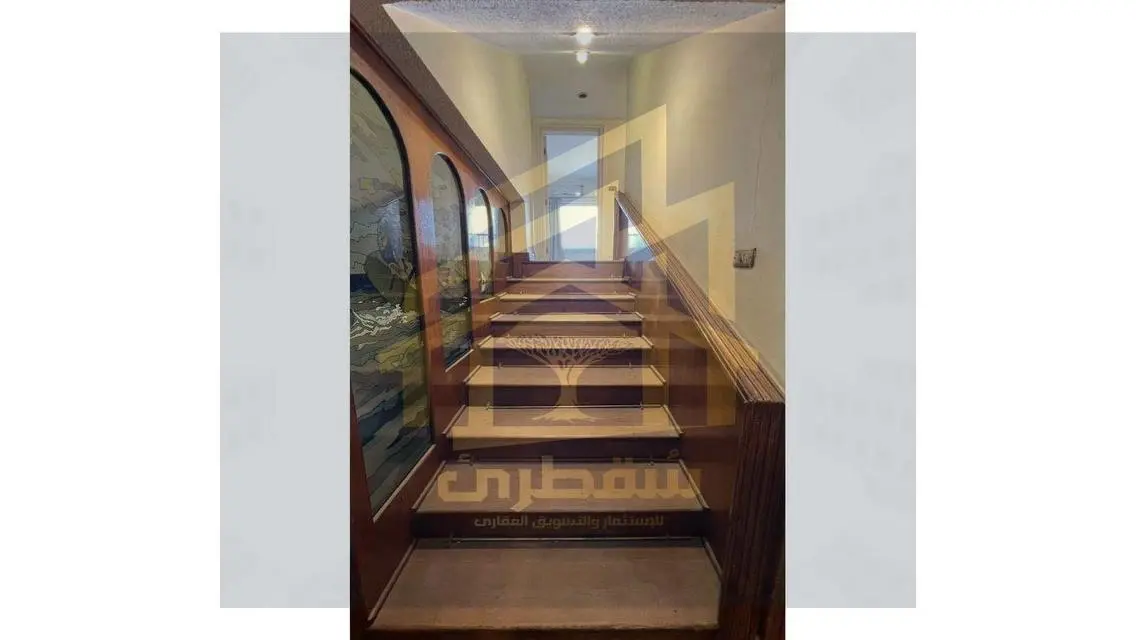 شقة فاخرة للبيع بمساحة واسعة ومرافق كاملة