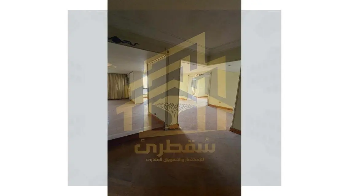 شقة فاخرة للبيع بمساحة واسعة ومرافق كاملة