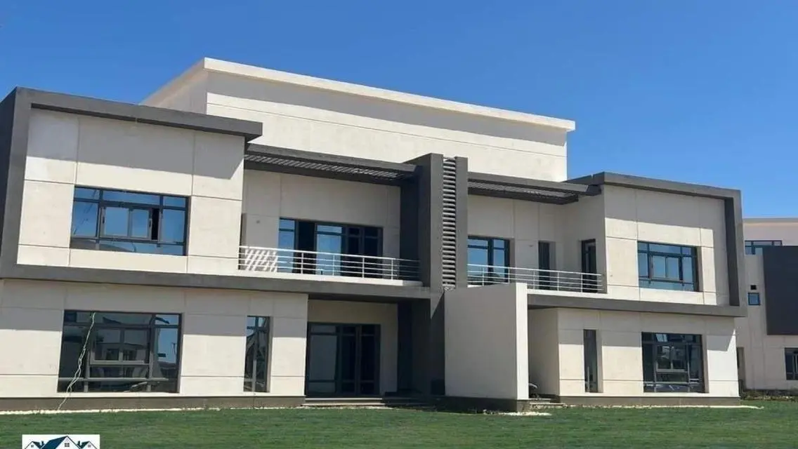 فيلا فاخرة مع مسبح خاص وإطلالة رائعة