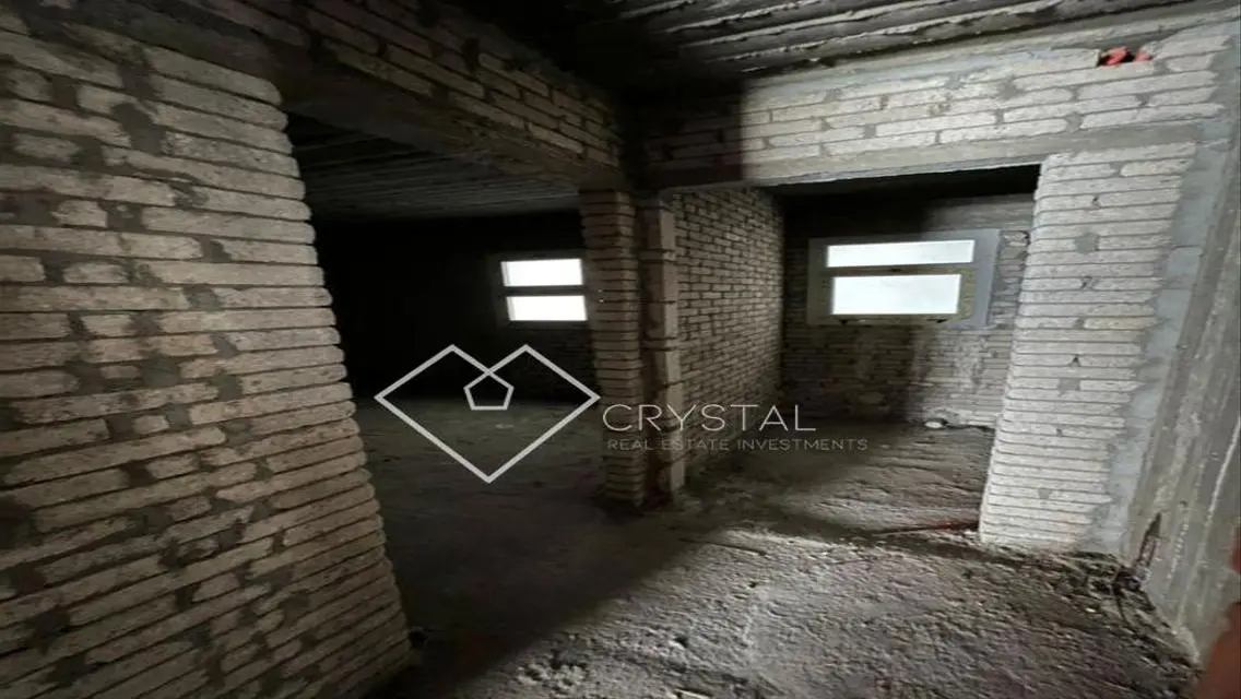 Luxury Apartment for Sale - 4 Bedrooms and 3 Bathrooms