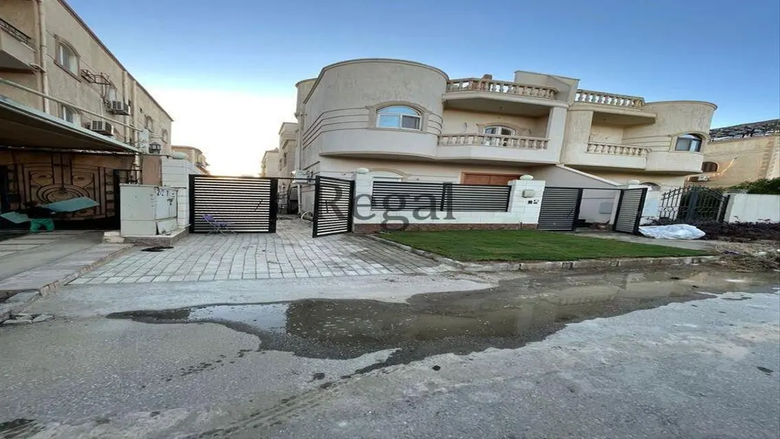 فيلا دوبلكس فاخرة في كمبوند الياسمين