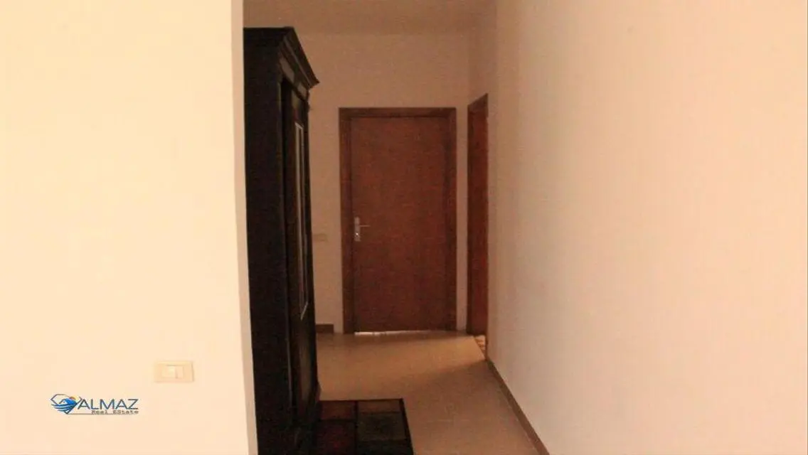 Stylish Apartment for Rent with Central Air Conditioning in the City Center