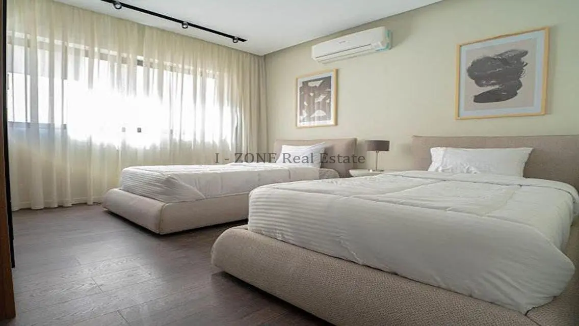 Lake View Apartment