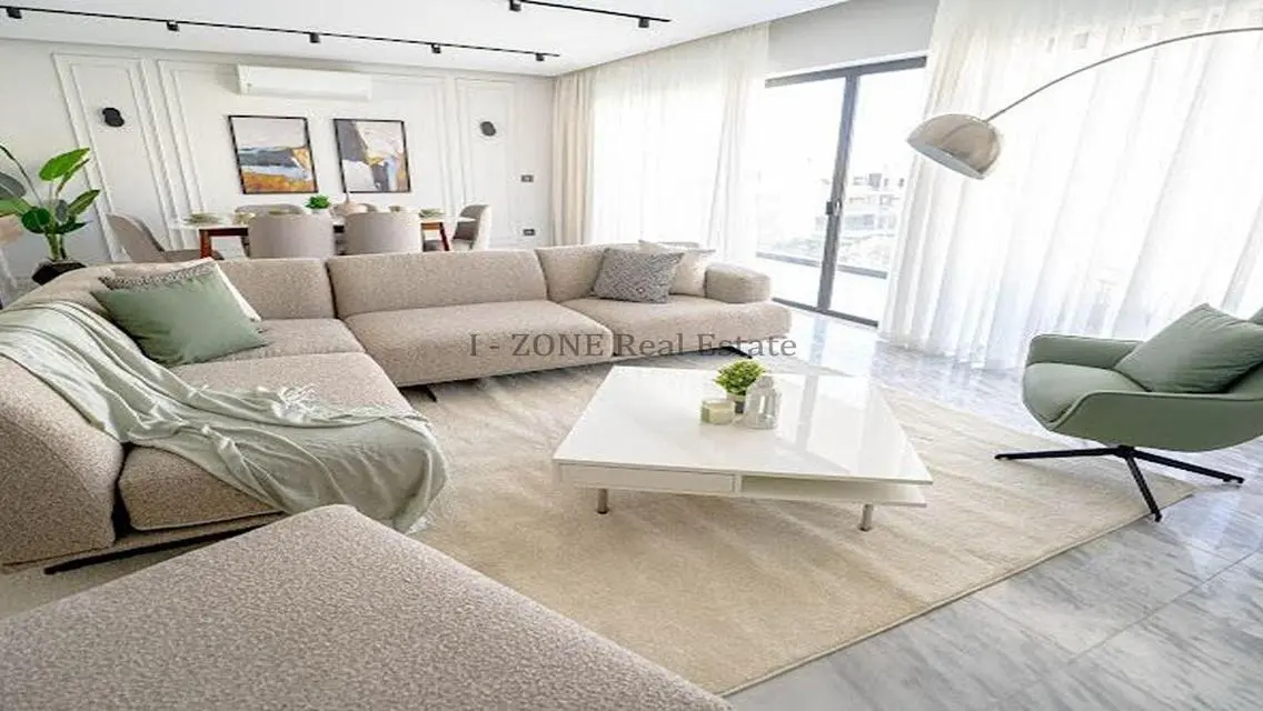 Lake View Apartment