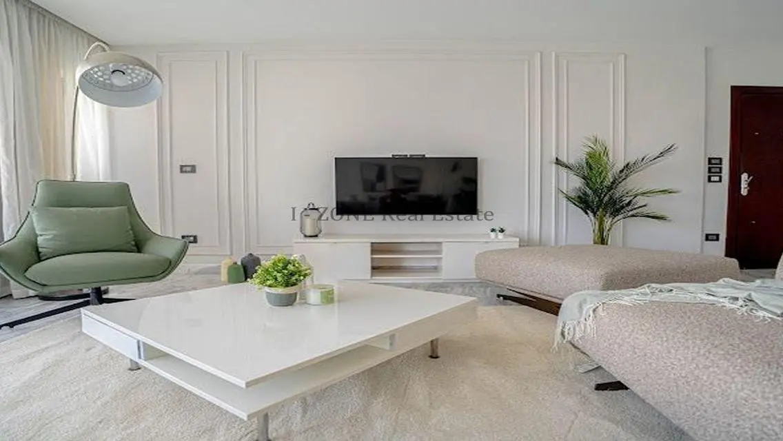 Lake View Apartment