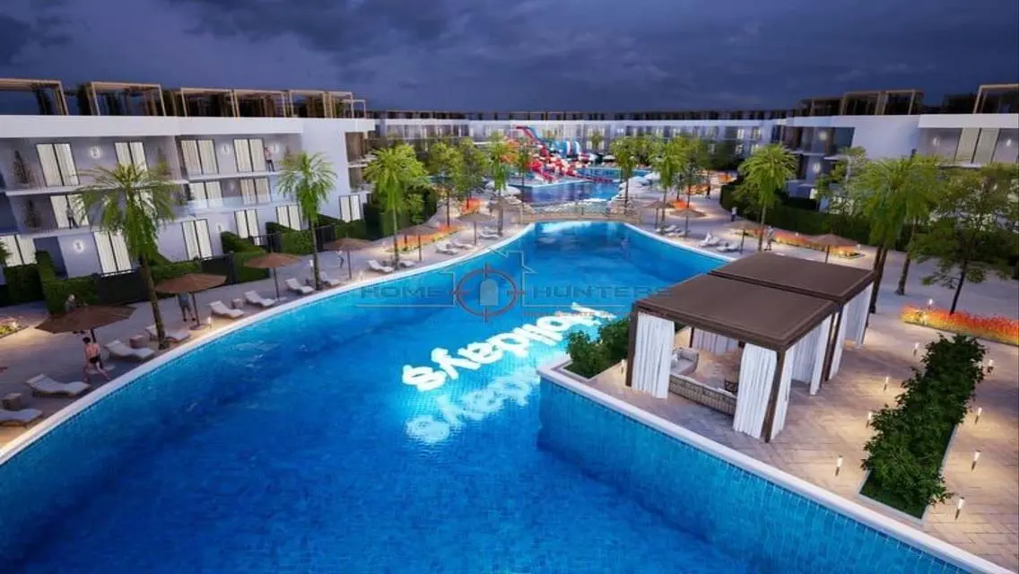 Luxury Apartment with Lake View