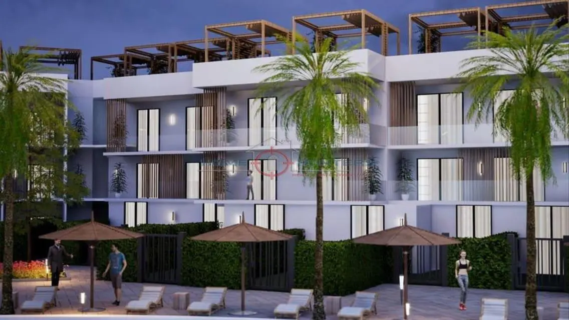 Luxury Apartment with Lake View