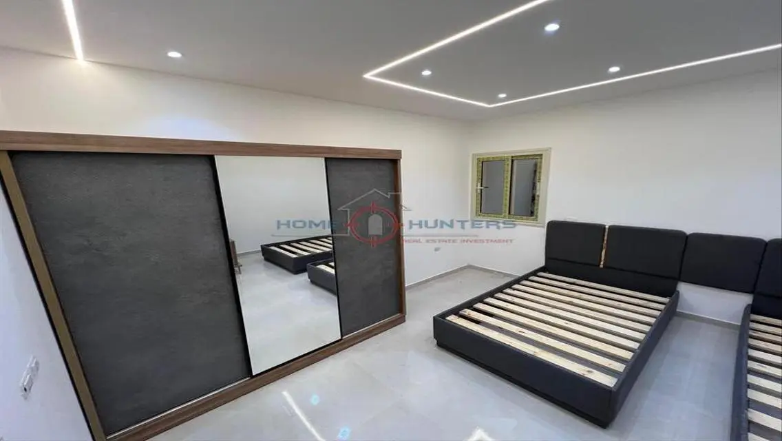 Luxury Apartment with Lake View