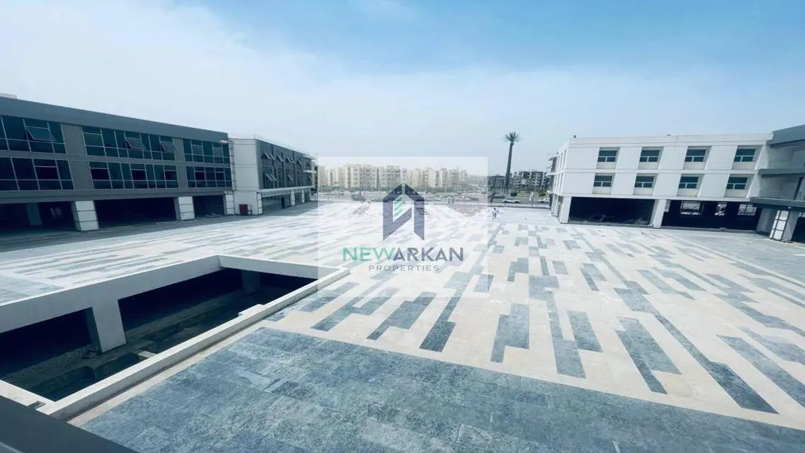 عقار بمساحة متميزة بسعر مغري