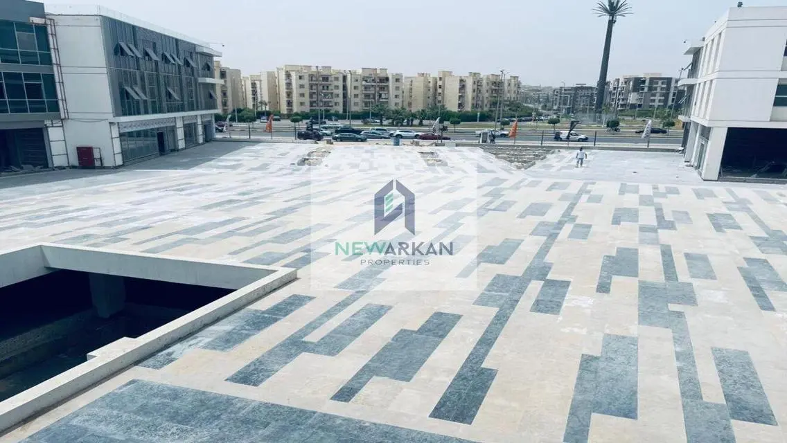 عقار بمساحة متميزة بسعر مغري
