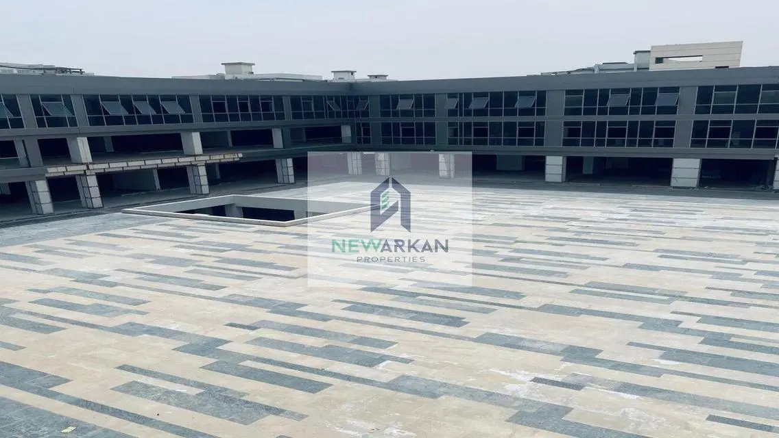 عقار بمساحة متميزة بسعر مغري