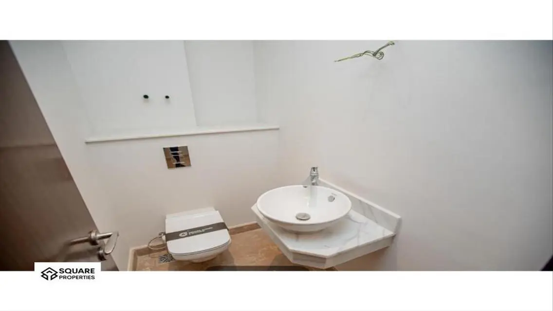 Stunning 243 sqm Apartment for Sale in Prime Location