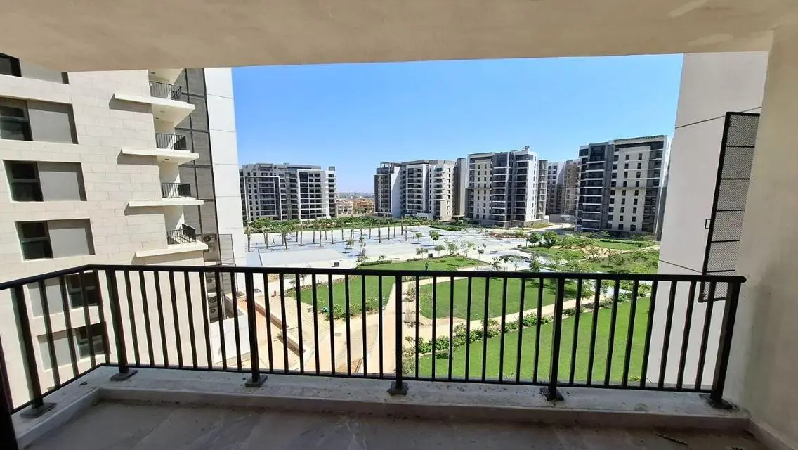 Luxury Apartment in Zed Towers - Sheikh Zayed