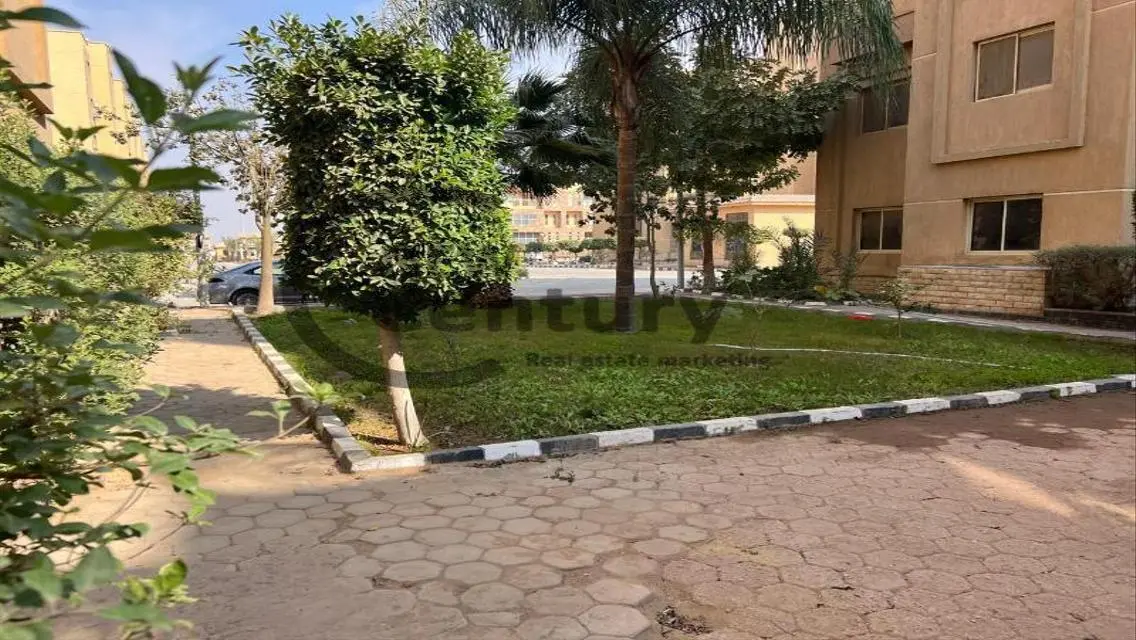 شقة فاخرة مع حديقة خاصة برخصة 1780000