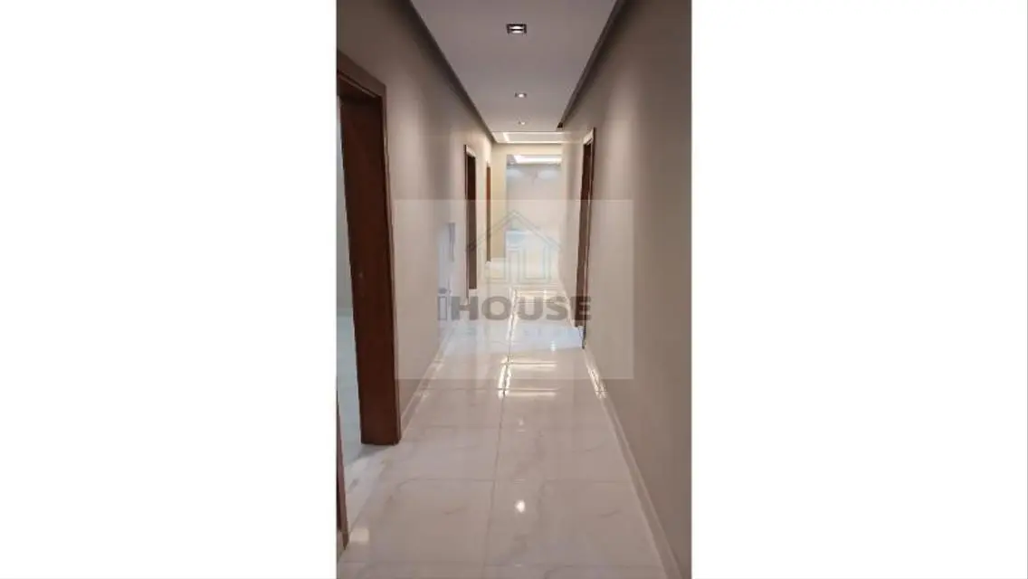 Luxurious Apartment for Sale - 280 sqm, 4 Bedrooms & 4 Bathrooms