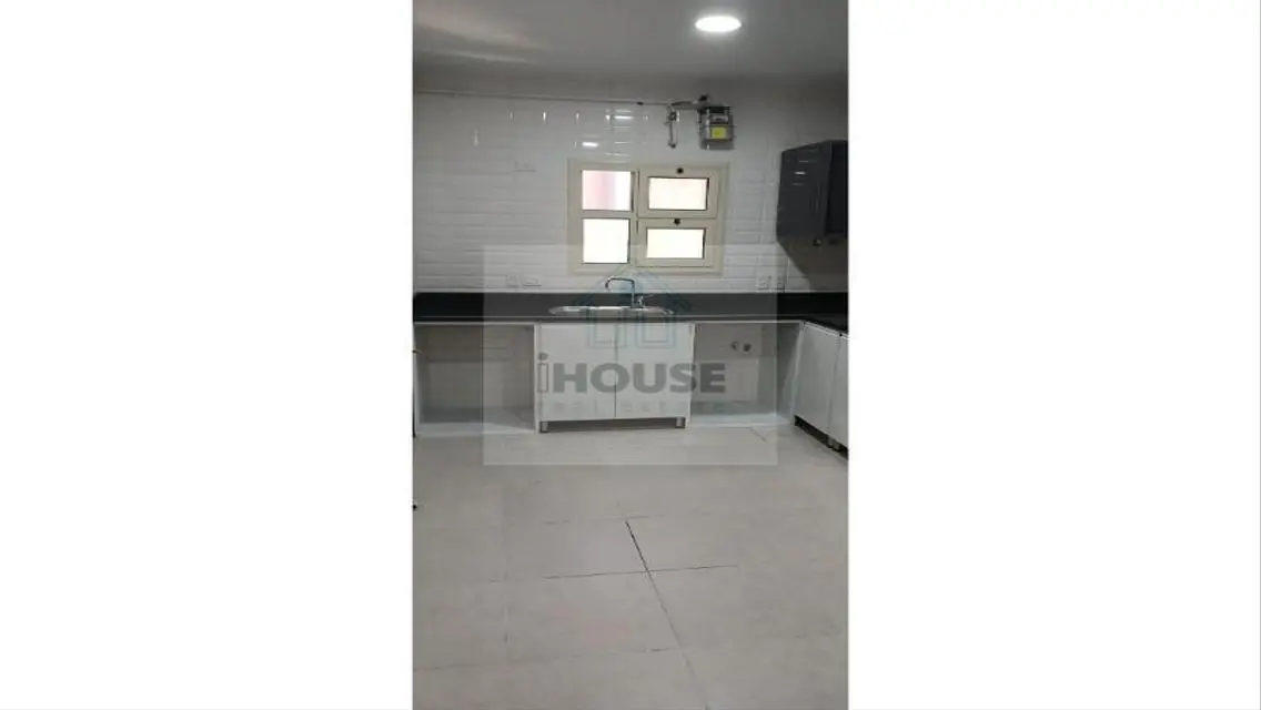 Luxurious Apartment for Sale - 280 sqm, 4 Bedrooms & 4 Bathrooms