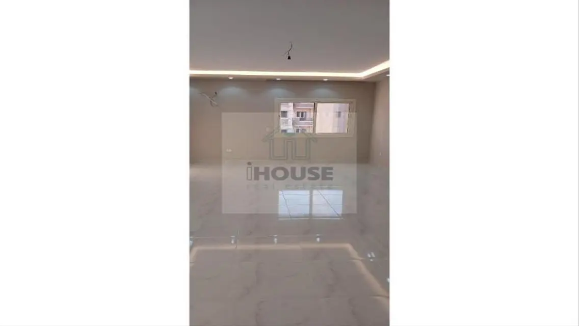 Luxurious Apartment for Sale - 280 sqm, 4 Bedrooms & 4 Bathrooms