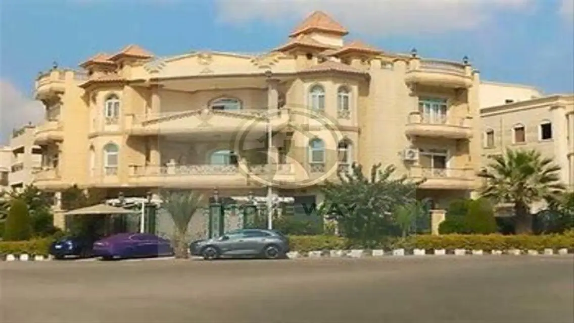 شقة رائعة للبيع بإطلالة مميزة في وسط المدينة