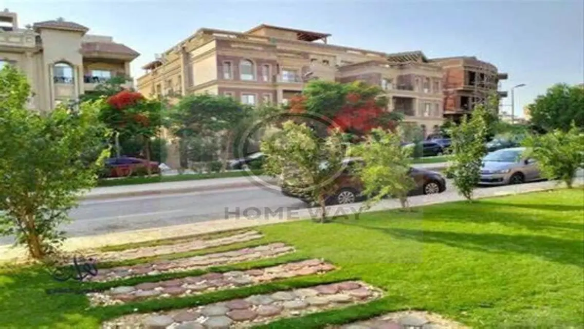 شقة رائعة للبيع بإطلالة مميزة في وسط المدينة
