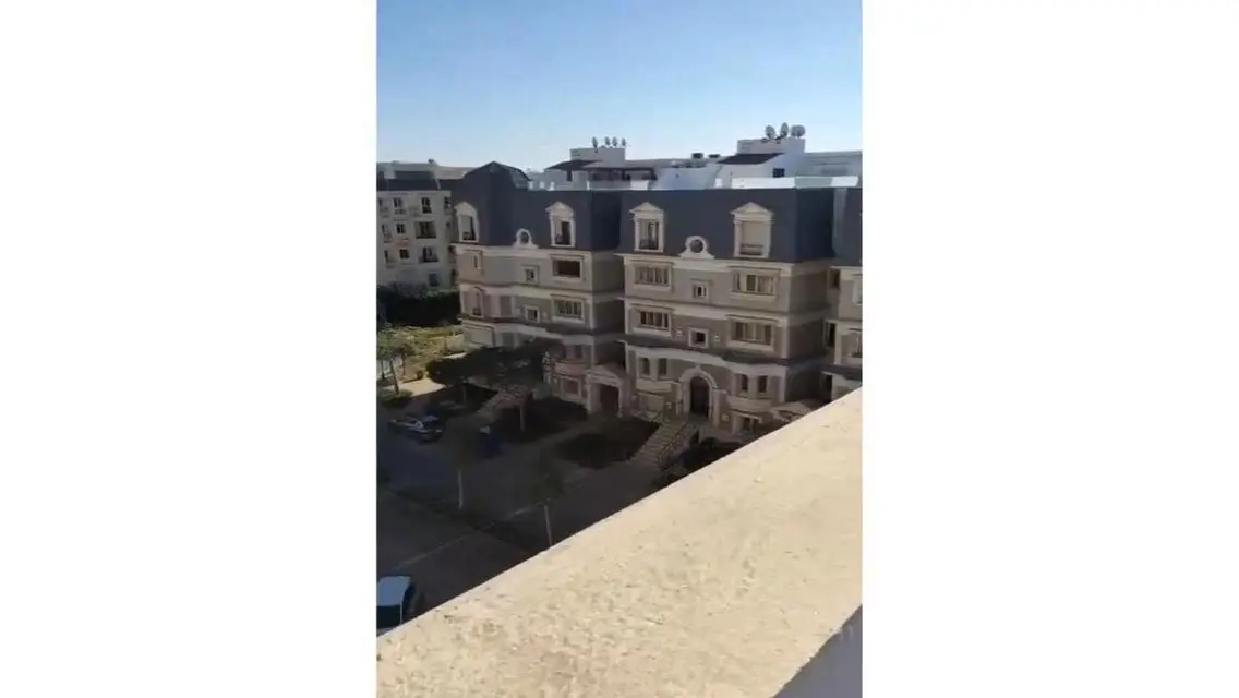 شقة فاخرة للبيع في منطقة راقية