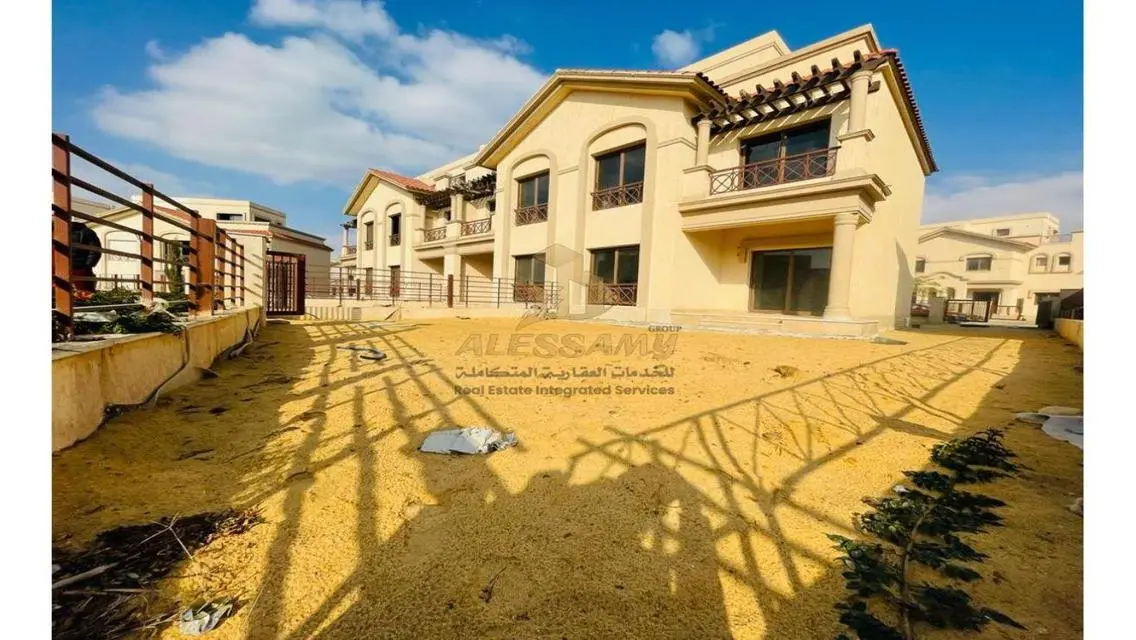 Luxury 3-Bedroom Apartment with Private Garden