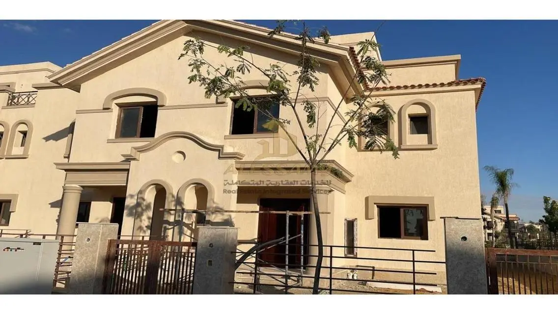 Luxury 3-Bedroom Apartment with Private Garden