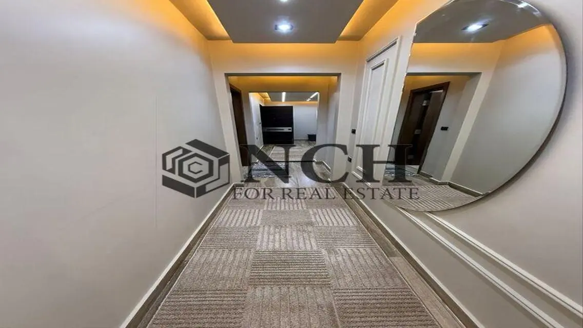 Luxury Apartment with Private Garden and Lake View