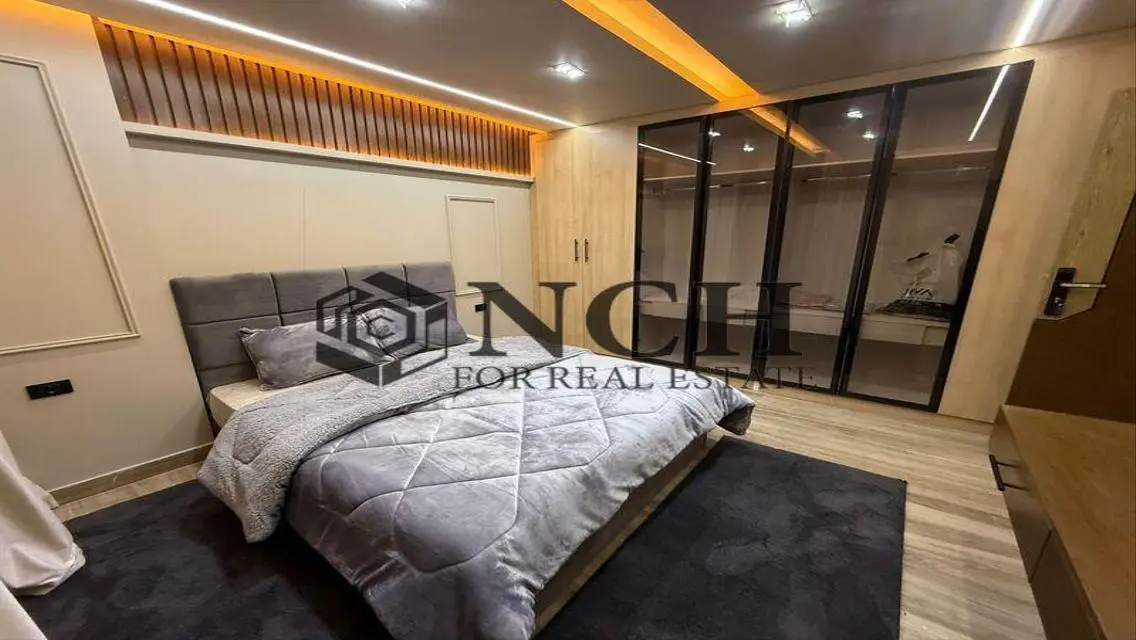 Luxury Apartment with Private Garden and Lake View