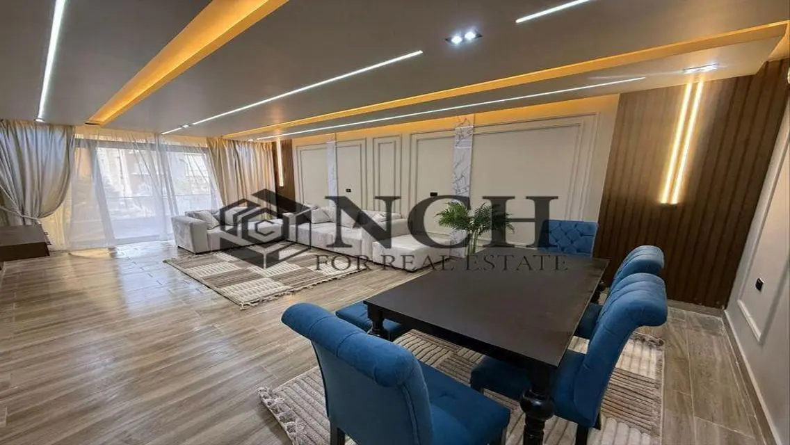 Luxury Apartment with Private Garden and Lake View
