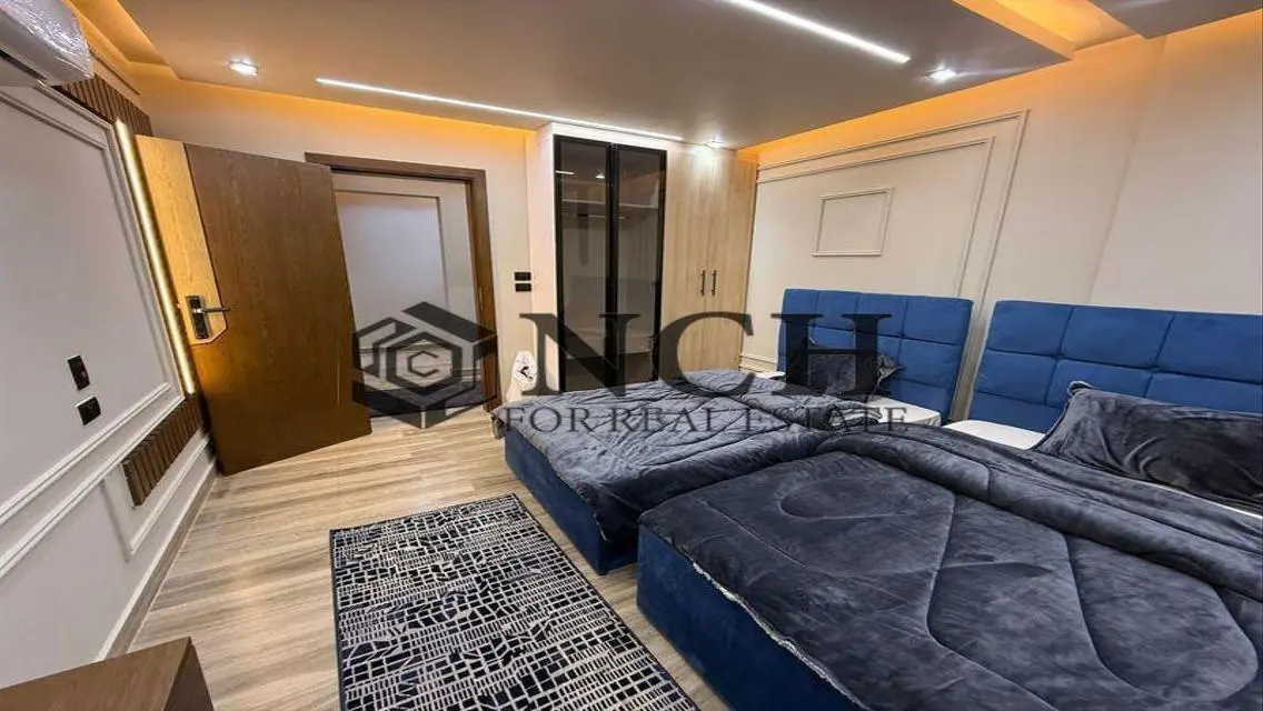 Luxury Apartment with Private Garden and Lake View