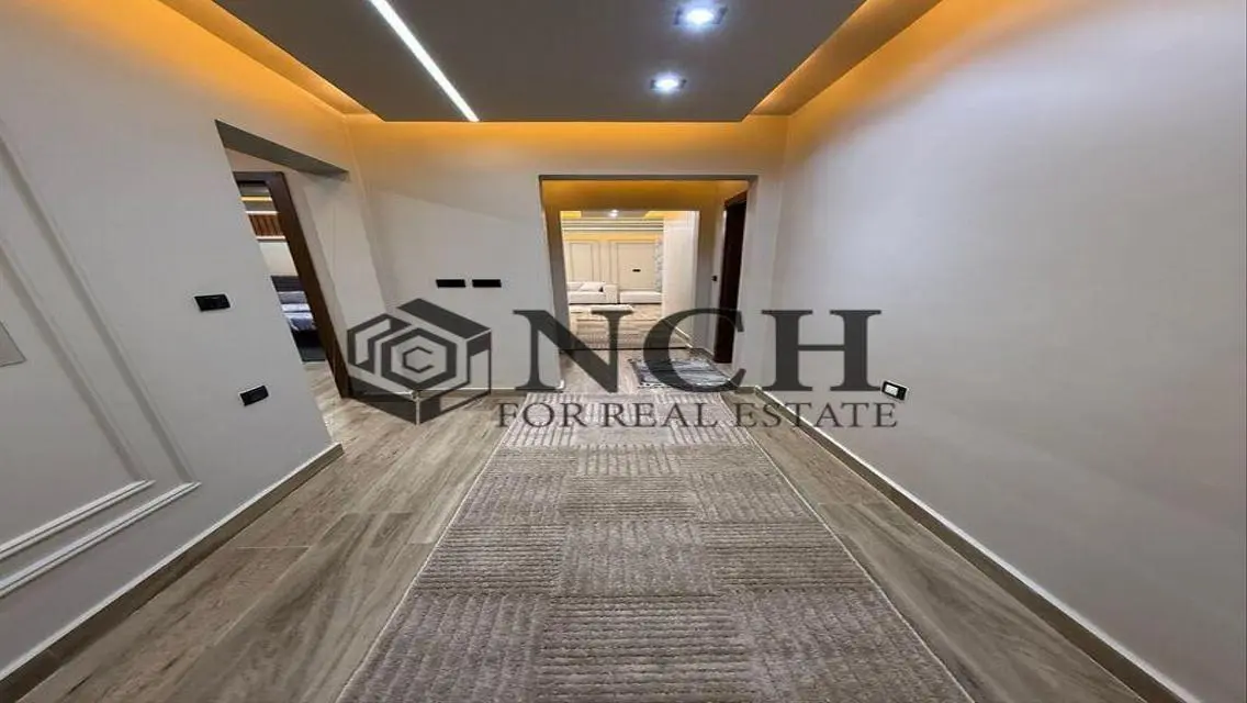 Luxury Apartment with Private Garden and Lake View