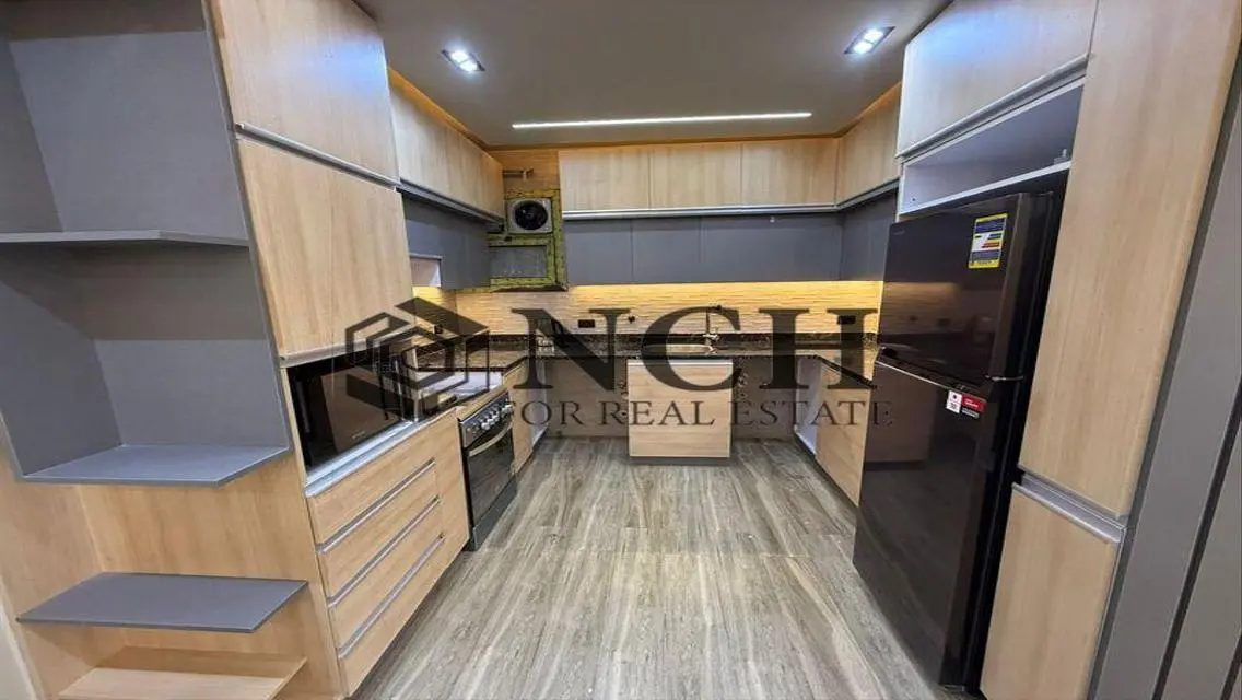 Luxury Apartment with Private Garden and Lake View