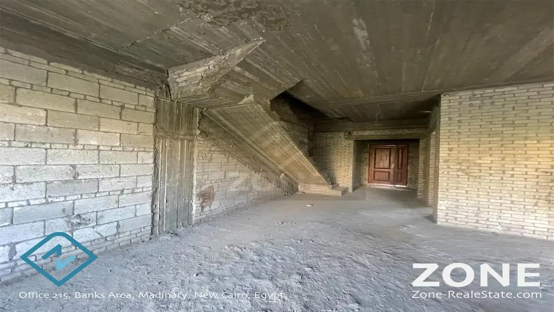Luxury 300 sqm Apartment with Private Garden