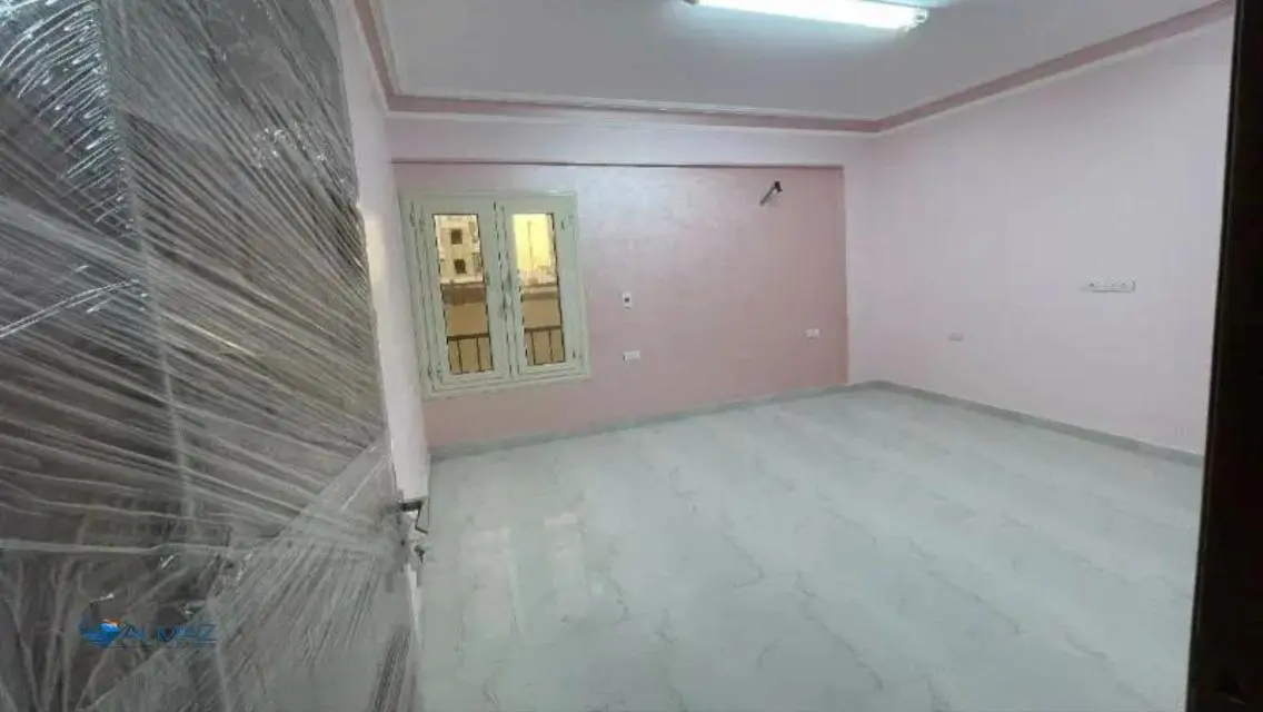 شقة مميزة للإيجار بـ 13000 جنيه في منطقة 2