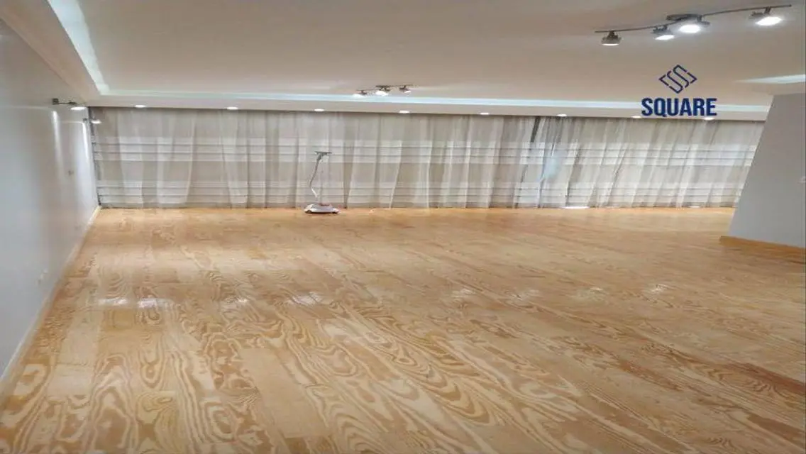 Luxury Apartment with Private Garden in Prime Location