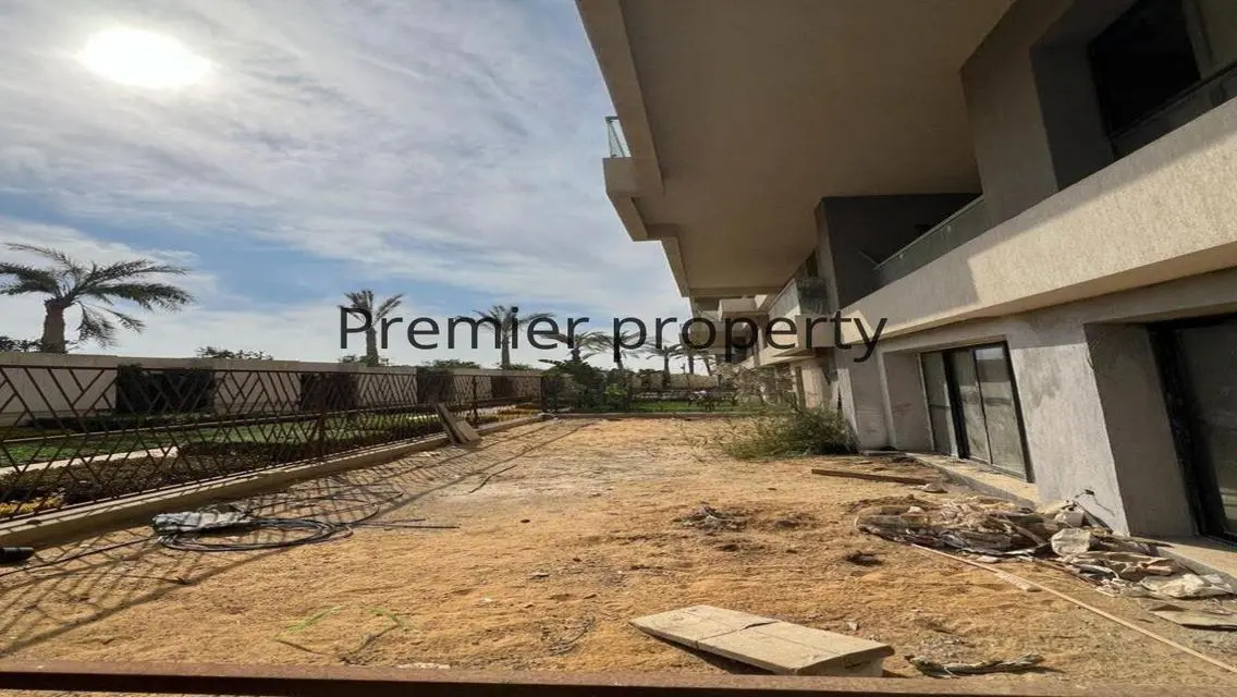 Luxurious Villa with Private Garden and Pool