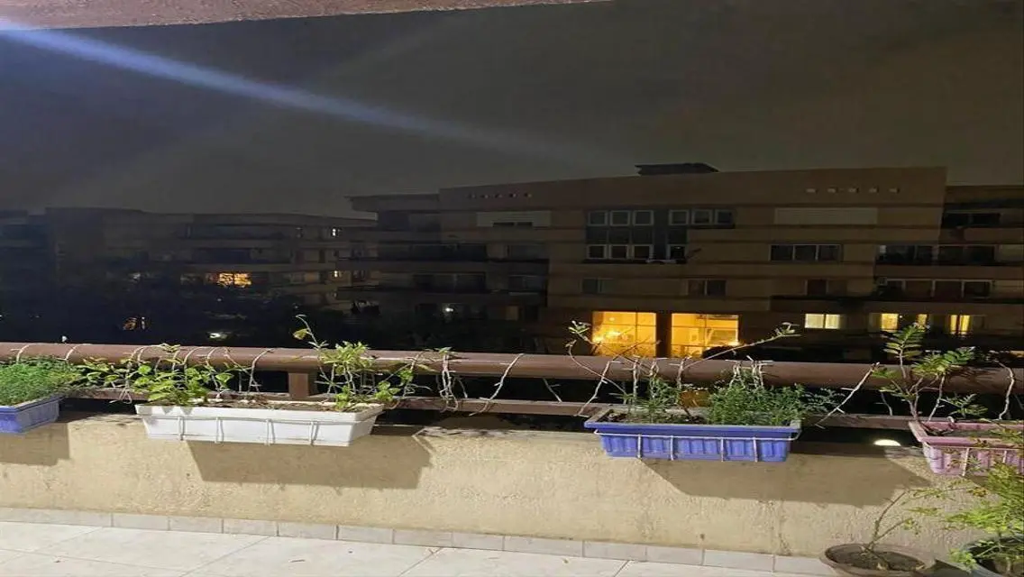 شقة فاخرة للبيع بمساحة واسعة