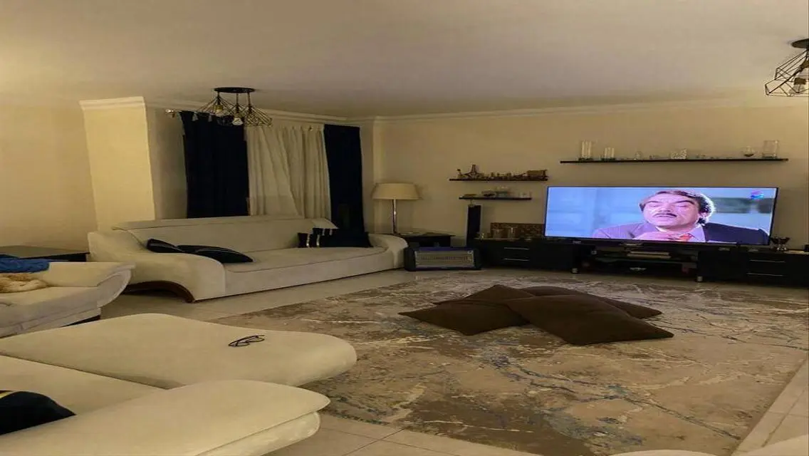 شقة فاخرة للبيع بمساحة واسعة