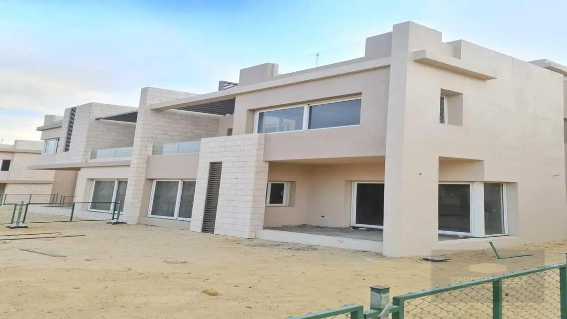 Luxurious 8-Bedroom Villa with Private Pool and Garden