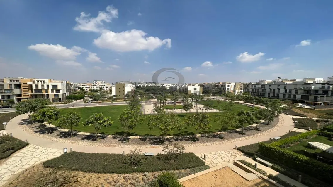 فناء مساحته 14 مليون متر