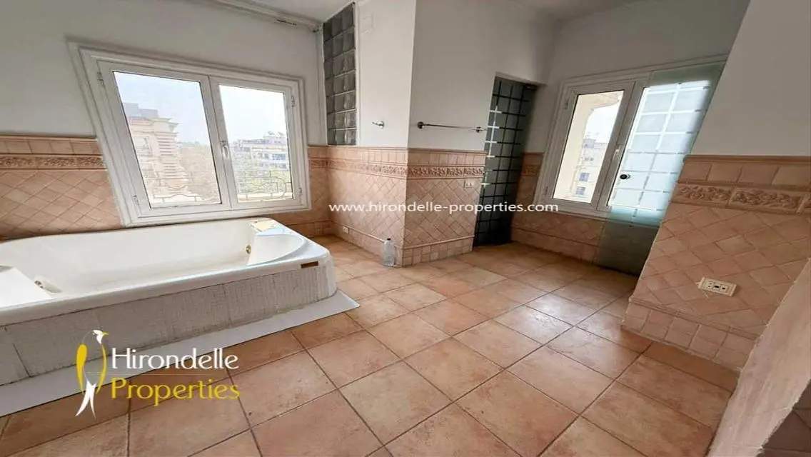 Luxurious Home in the Heart of the City Near Spinneys